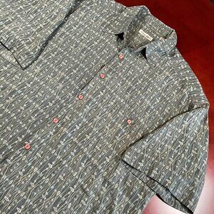 Mens Burma Bibas Silk Geometric Pattern Lightweight Short Sleeve Shirt (Large)